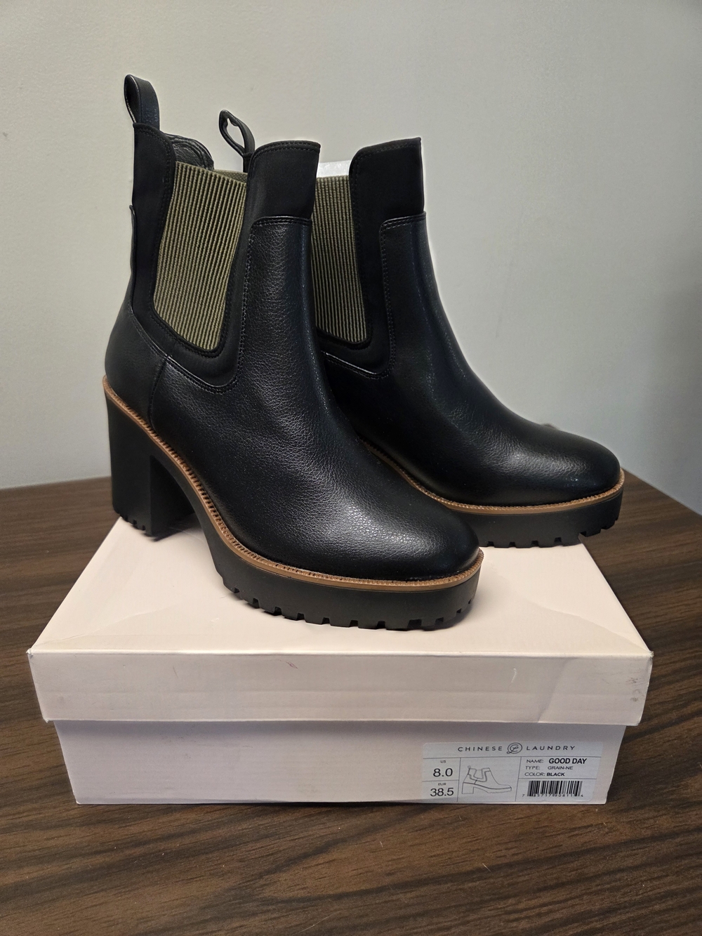Chinese Laundry Black Leather Chelsea Platform Lug-Heel Boots with Tan Trim